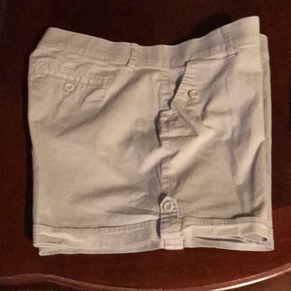 Gloria Vanderbilt Gray Shorts Size 14